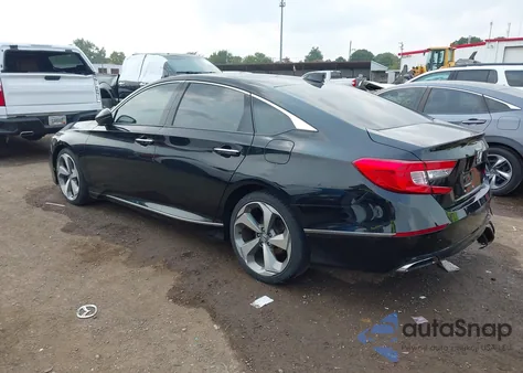 2018 Honda Accord Touring z USA, uszkodzony, nr VIN 1HGCV1F91JA080271